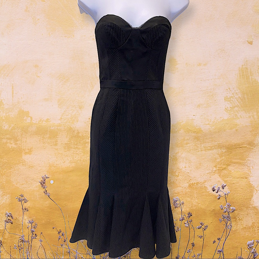 ๐SOLD๐ Bebe Black Pinstripe Strapless Flare Dress - Picture 1 of 1